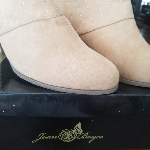 Joan Boyce Slip On Heeled Booties - Picture 8 of 9